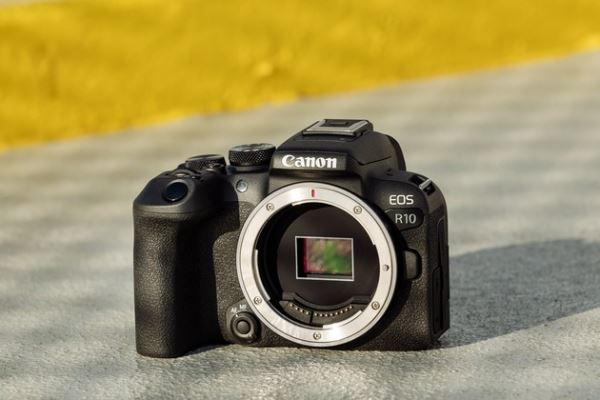 Canon EOS R7 и EOS R10: кропнутые беззеркалки с байонетом RF